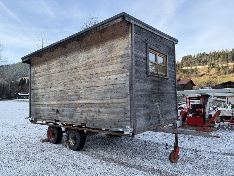 Party mit Eckbank u. Heizung