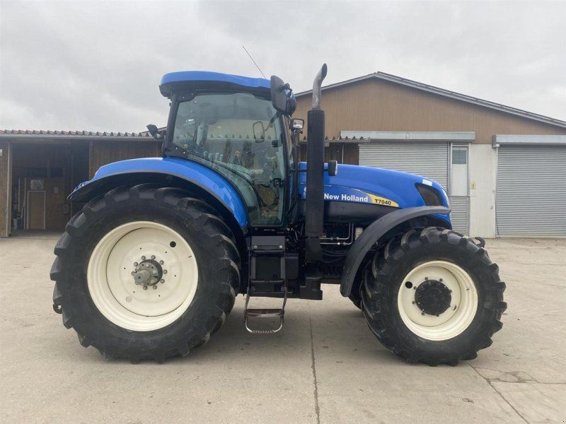 New Holland T7040 PC