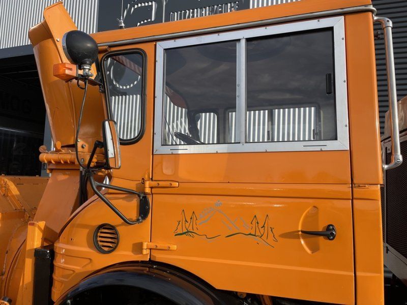 Mercedes-Benz Unimog Schneefräse mit Hydrostat , erst 370 Bts und 980 KM