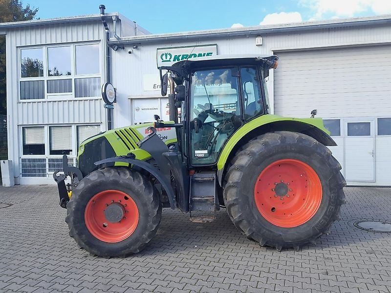 Claas Arion 550