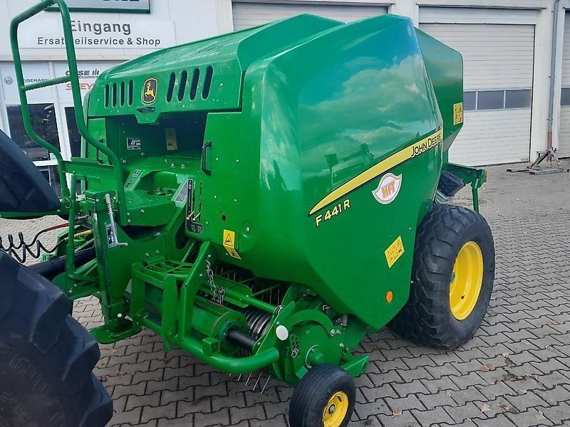 John Deere F441P