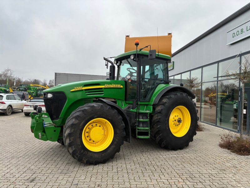 John Deere 7720
