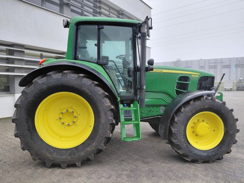 John Deere 6630