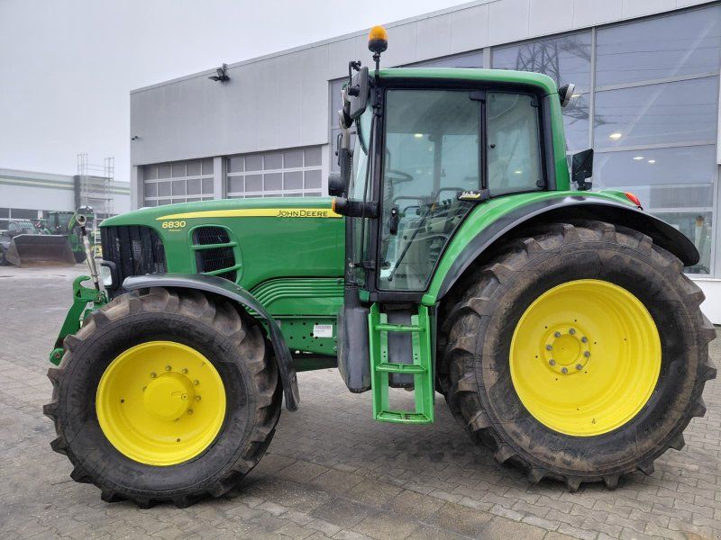 John Deere 6630