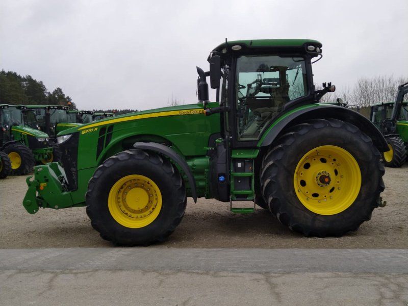 John Deere 8270R