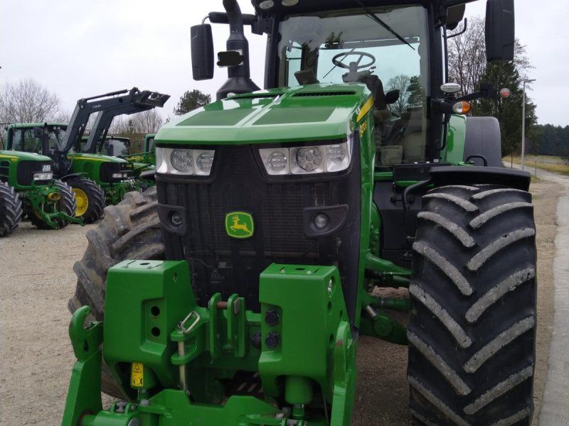 John Deere 8270R