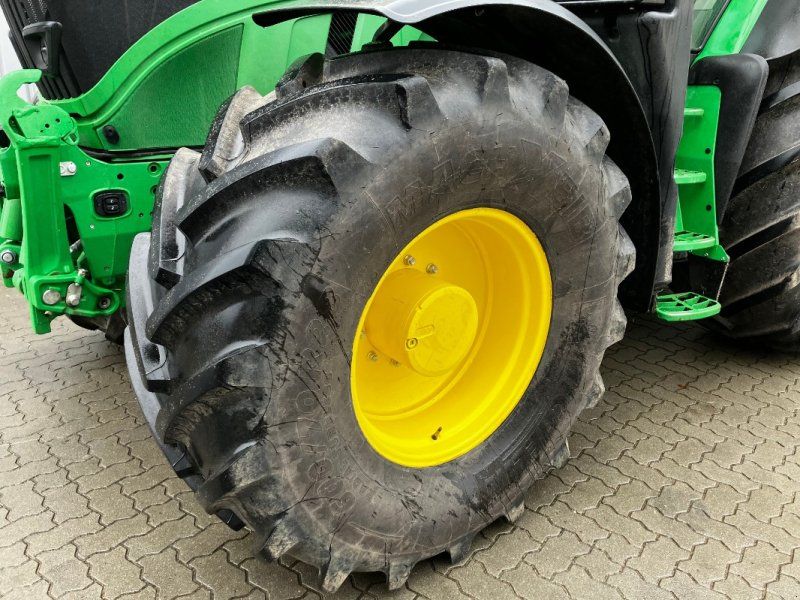 John Deere 6R 175