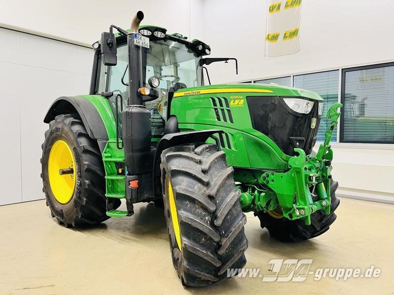 John Deere 6195M
