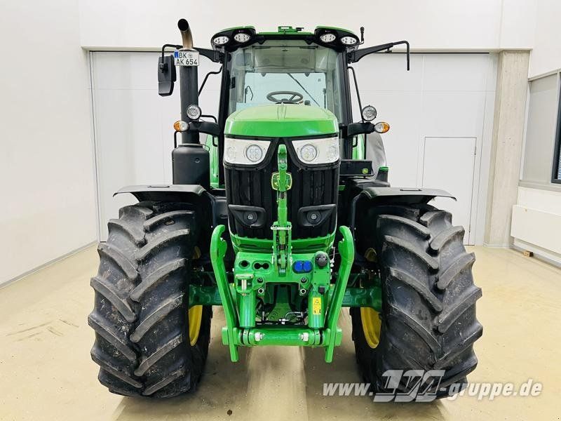 John Deere 6195M