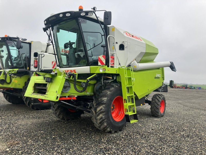 Claas Avero 240 APS