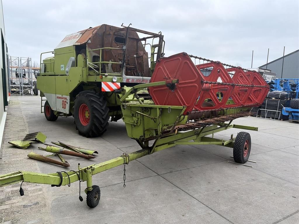 CLAAS Dominator 86