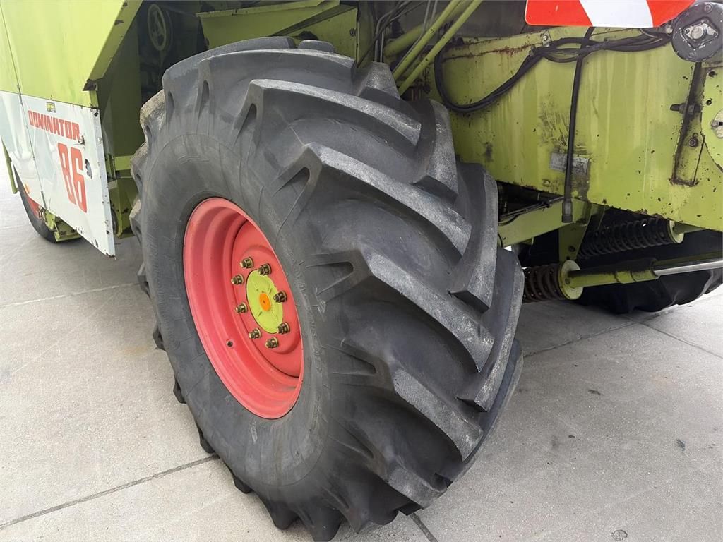 CLAAS Dominator 86