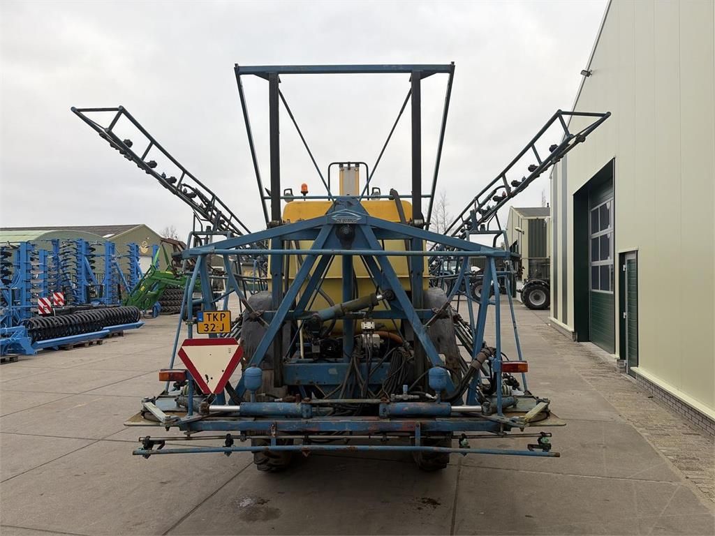 Delvano Zelfrijdende Veldspuit