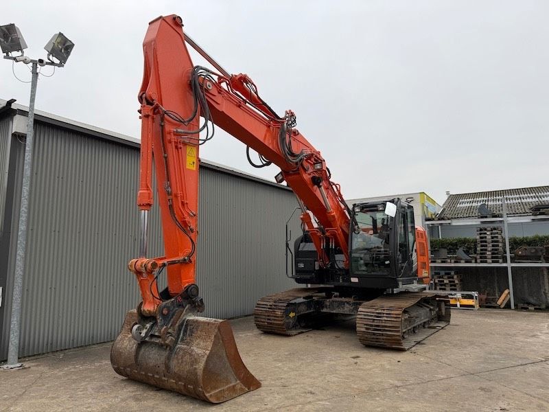 Hitachi ZX 225 US LC-6