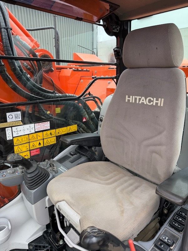 Hitachi ZX 225 US LC-6