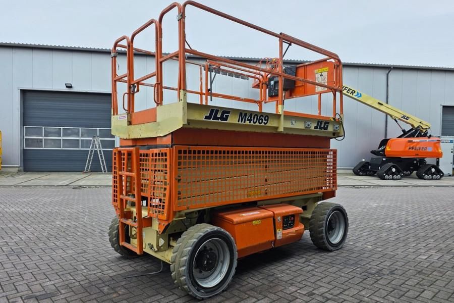 JLG M4069 Hybrid, 14.2m Working Height, 360kg Capacity
