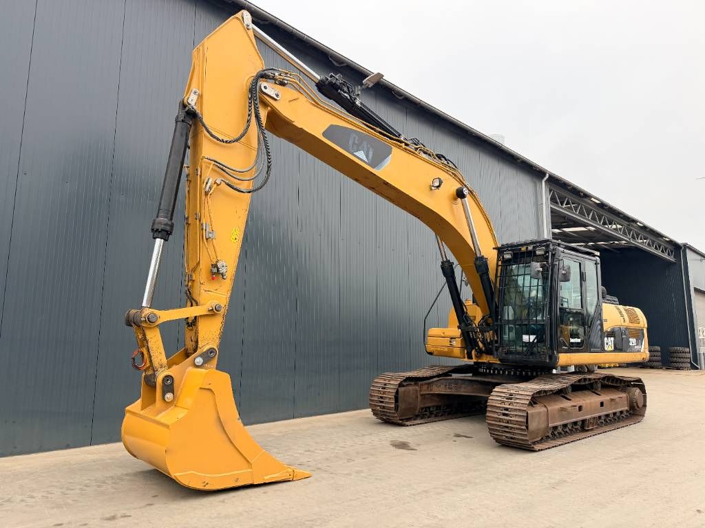 CAT 329D LN