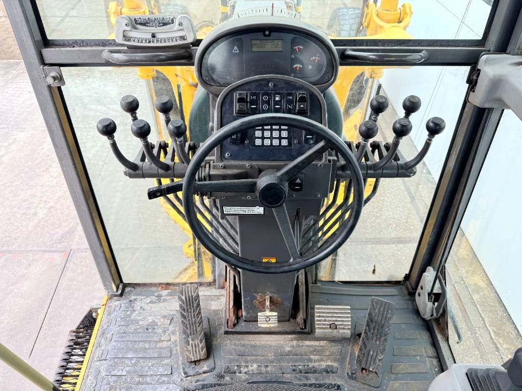 Volvo G946 AWD - 4.25m Blade Width / Airco / 6x6