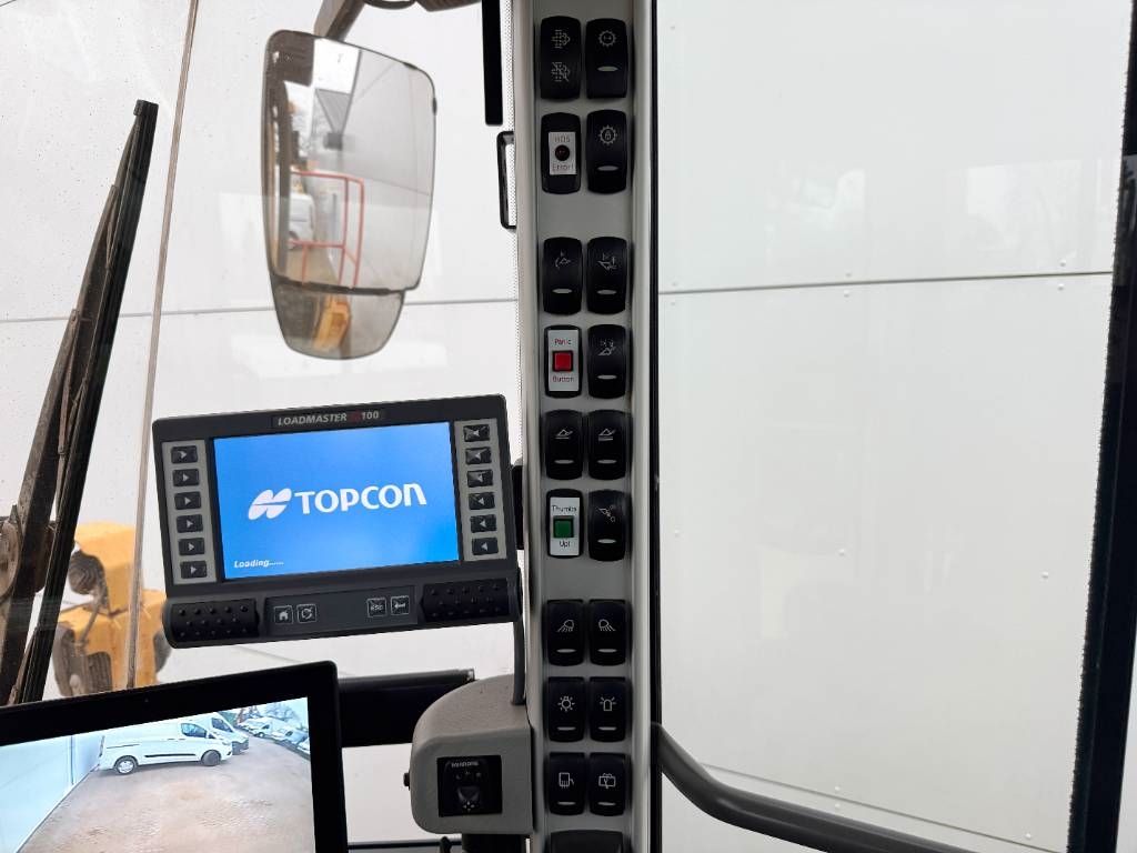 Volvo L150H - Weight System / Backup Camera