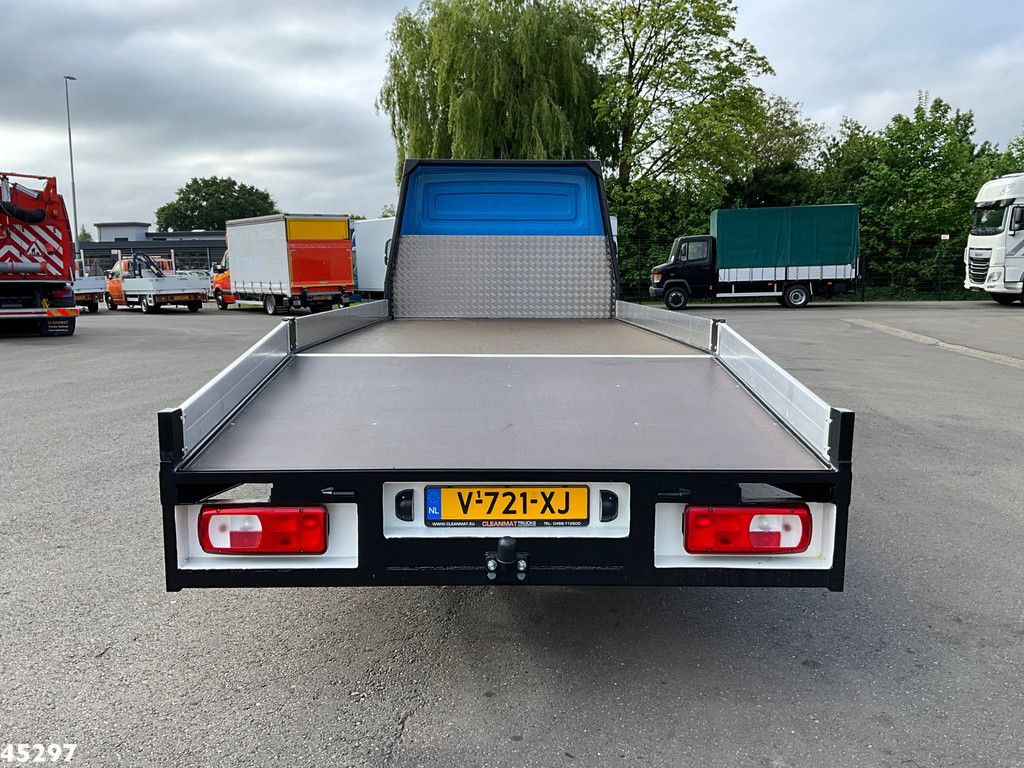 Volkswagen Crafter 35 2.0 TDI met Nieuwe Oprijcarrosserie