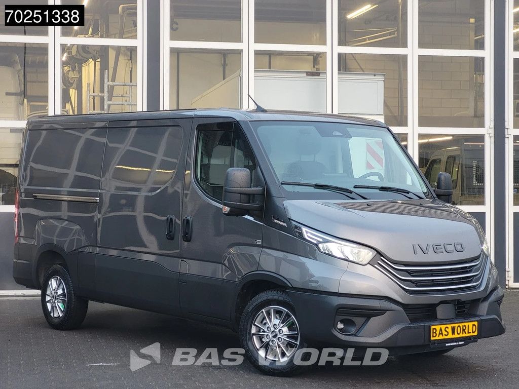 Iveco Daily 35S21 3.0L Automaat L2H1 210PK Laag Dak 2025-Model 3,5t Trekhaak ACC Navi LED Camera Parkeersensoren Euro6 L2 9m3 Airco Trekhaak