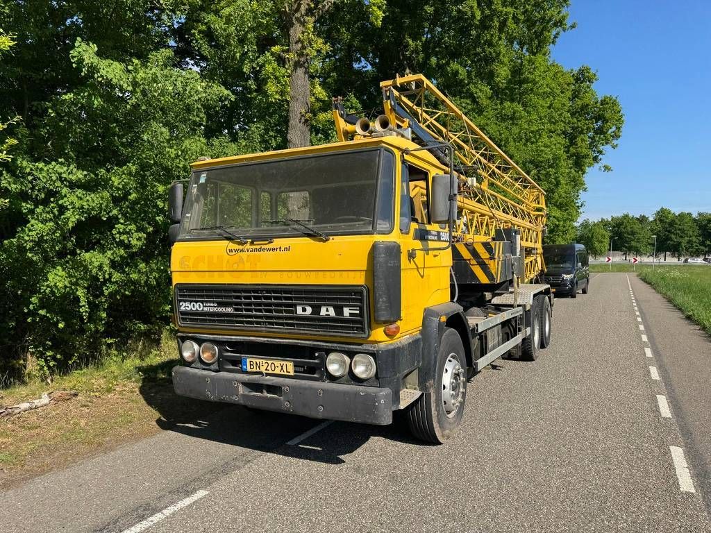 Construction crane DAF 2500 Diesel 1985/Movilift 200-1 Electric 1999