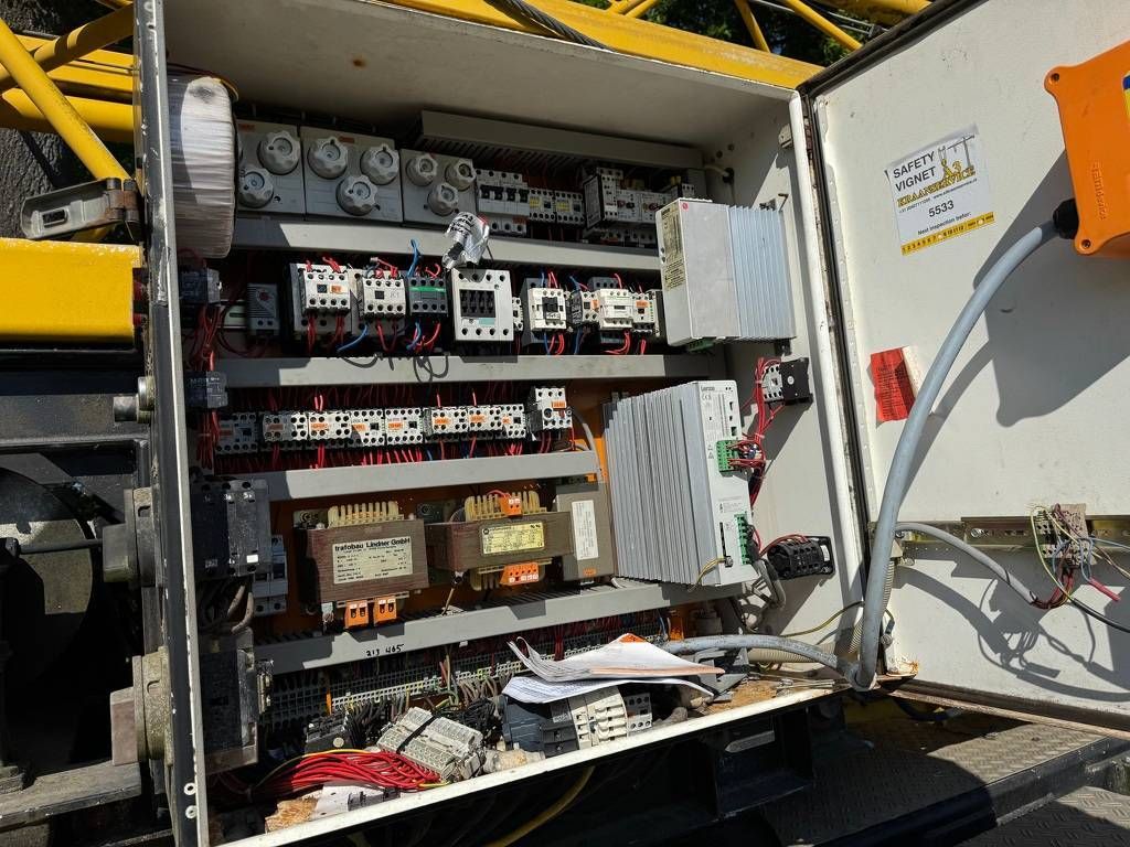 Construction crane DAF 2500 Diesel 1985/Movilift 200-1 Electric 1999