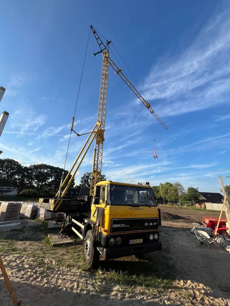 Construction crane DAF 2500 Diesel 1985/Movilift 200-1 Electric 1999