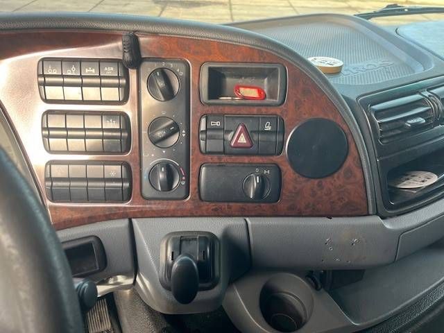 Crane truck Mercedes-Benz Actros 2832 6x2 Diesel 2006