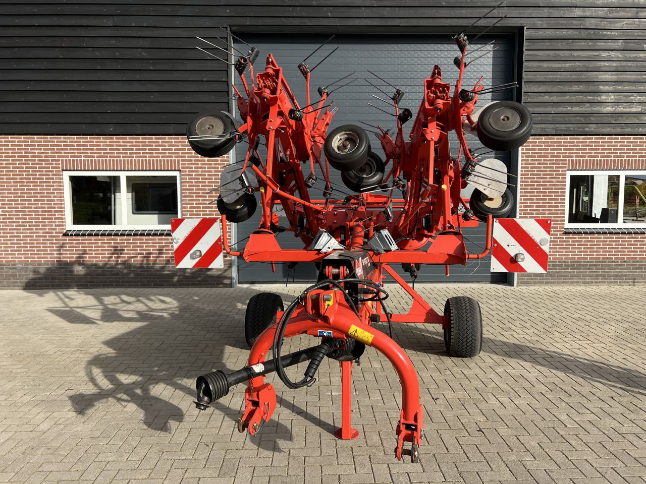 Kuhn GF8702T GII getrokken schudder