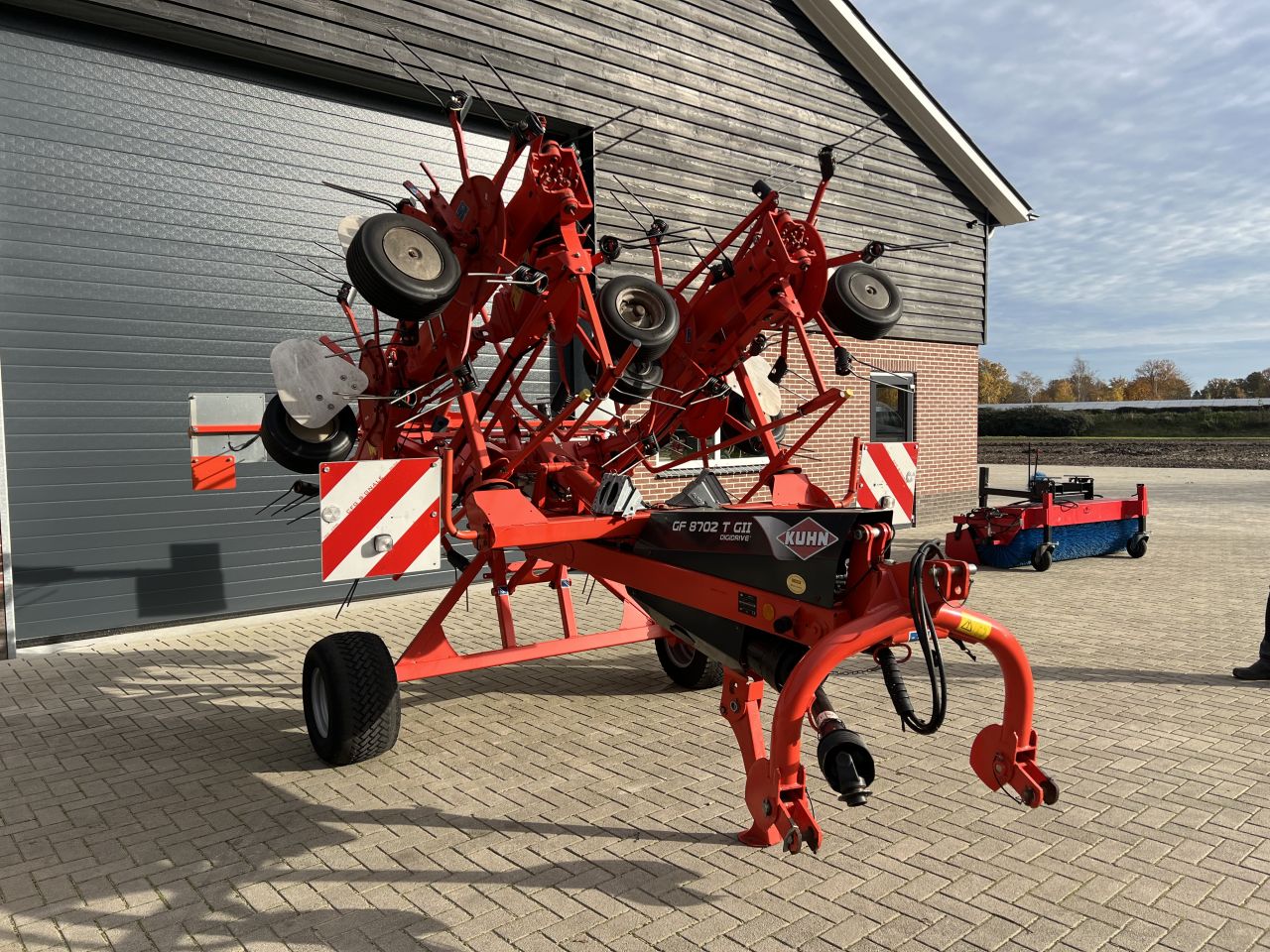 Kuhn GF8702T GII getrokken schudder