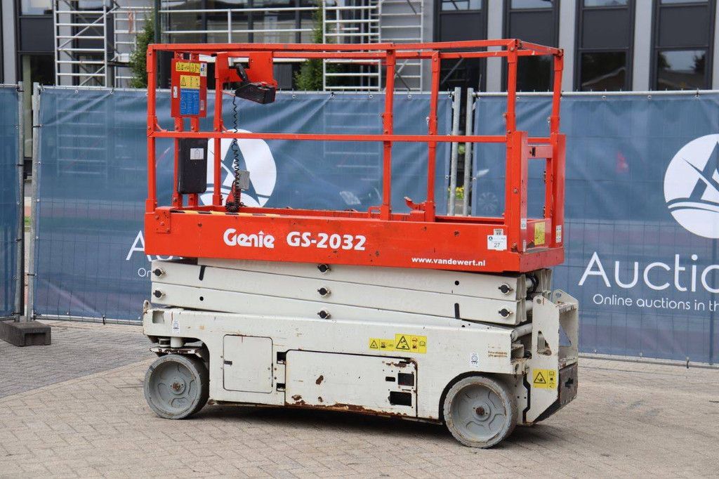 Scissor lift Genie GS-2032 Electric 8m 2013