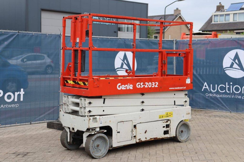 Scissor lift Genie GS-2032 Electric 8m 2013