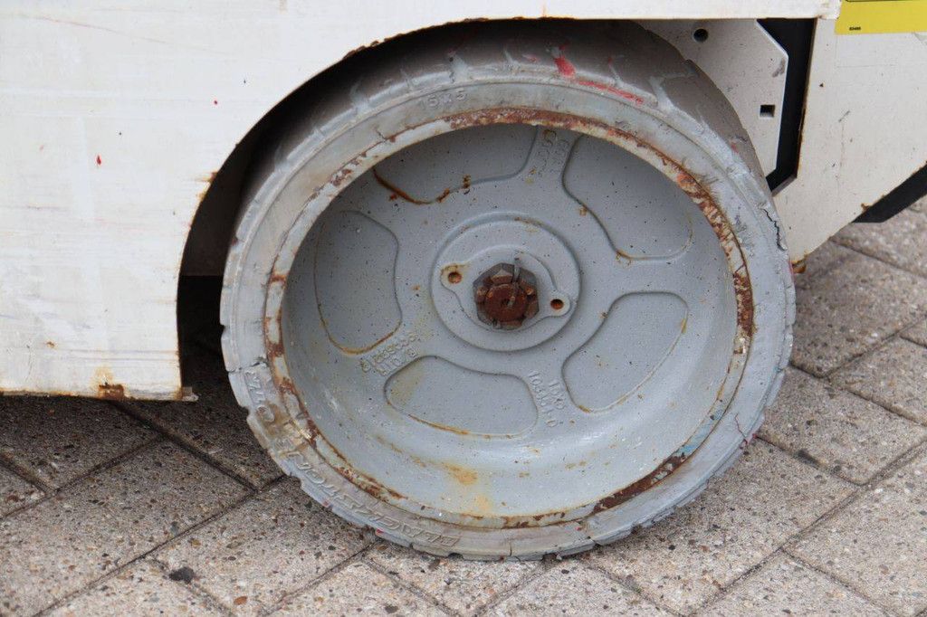 Scissor lift Genie GS-2032 Electric 8m 2013