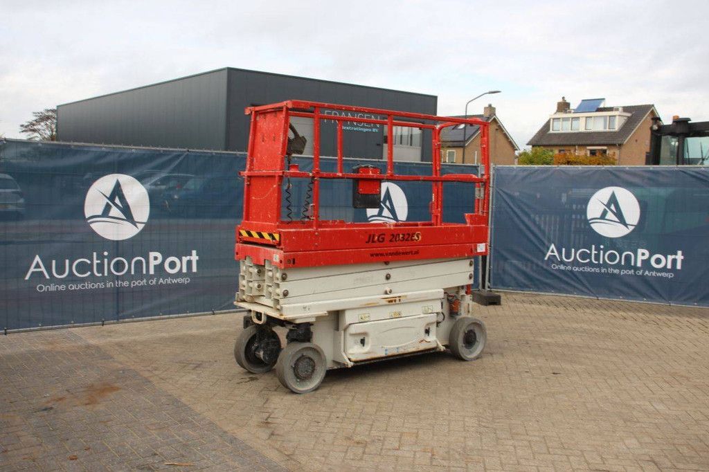 JLG 2032ES Electric Scissor Lift 2016