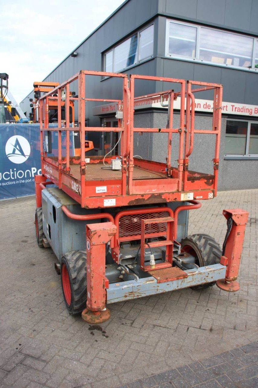 Scherenhebebühne Skyjack SJ6826 RT 4x4 Diesel 2016