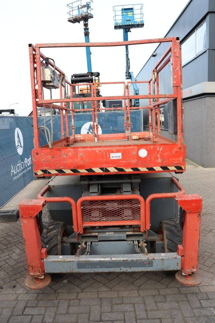 Scissor lift Skyjack SJ6832 RT Diesel 12m 2015