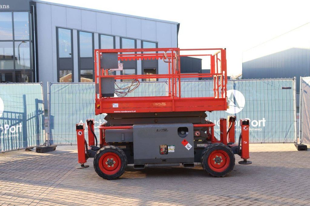 Scissor lift Skyjack SJ6832RT Diesel 12m 2016