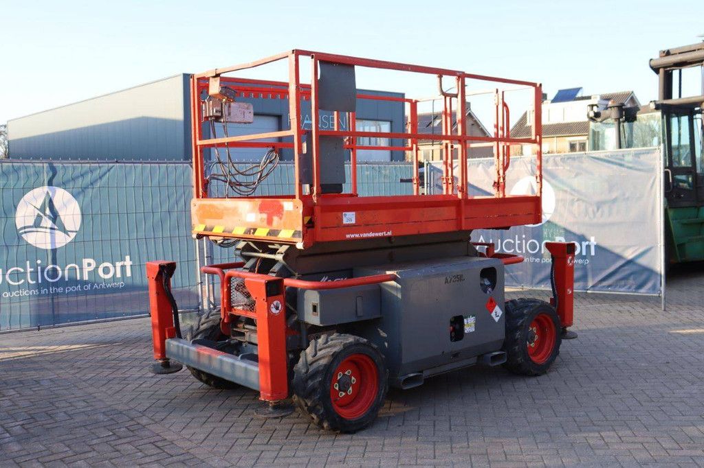 Scissor lift Skyjack SJ6832RT Diesel 12m 2016