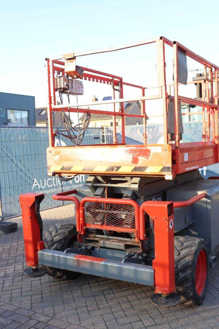 Scissor lift Skyjack SJ6832RT Diesel 12m 2016