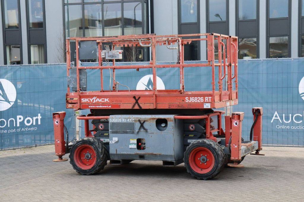 Scissor lift Skyjack SJ6826 RT Diesel 10m 2015