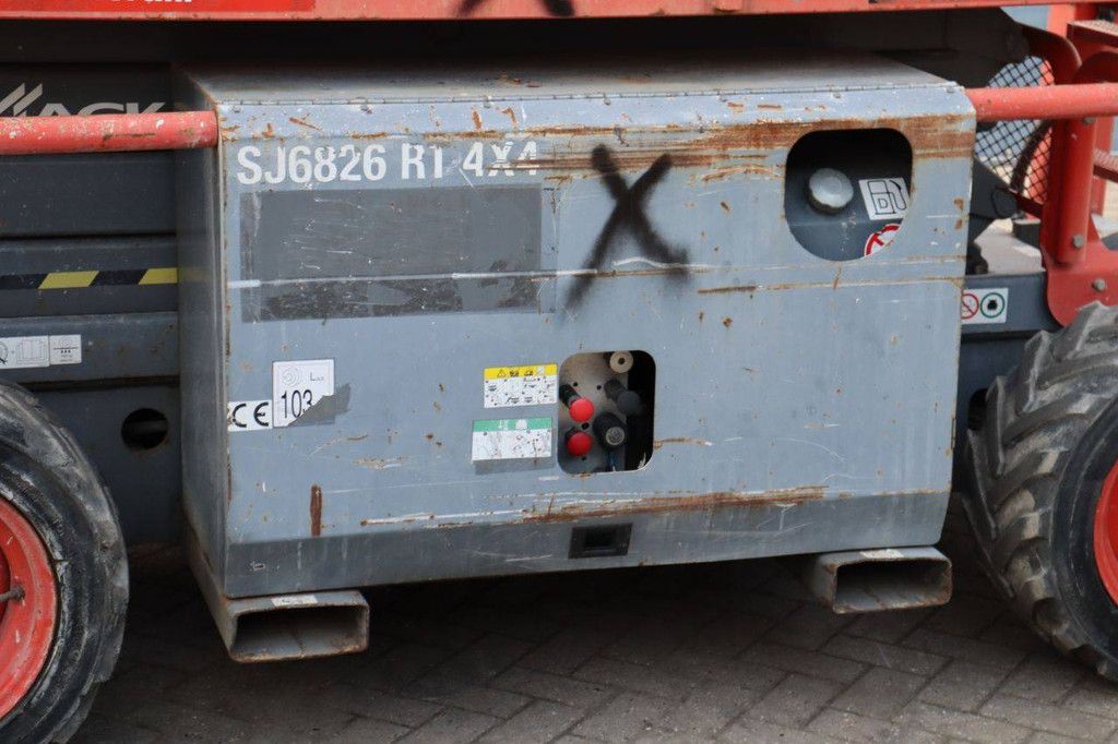 Scissor lift Skyjack SJ6826 RT Diesel 10m 2015