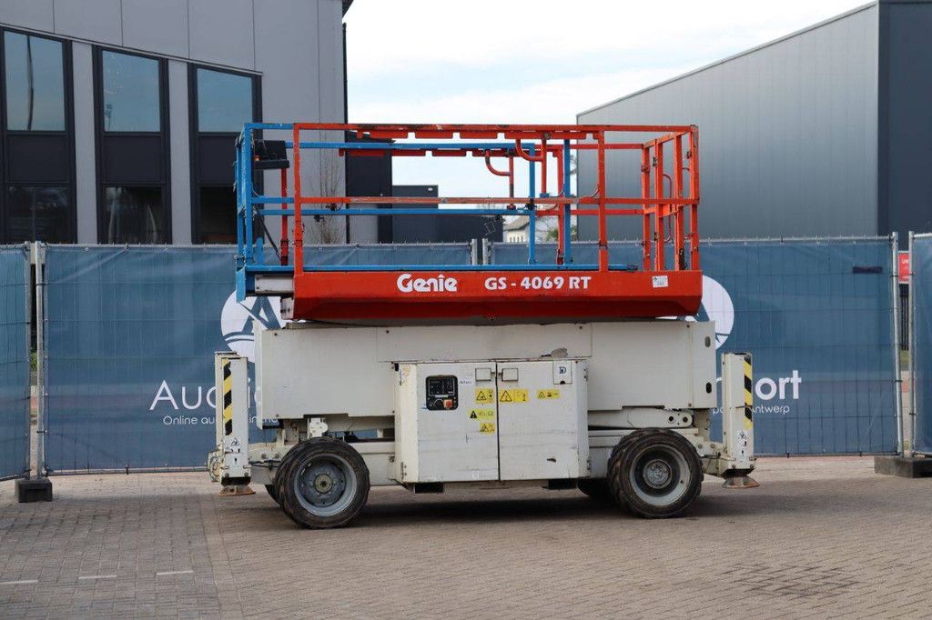 Scissor lift Genie GS-4069 RT Diesel 14m 2012