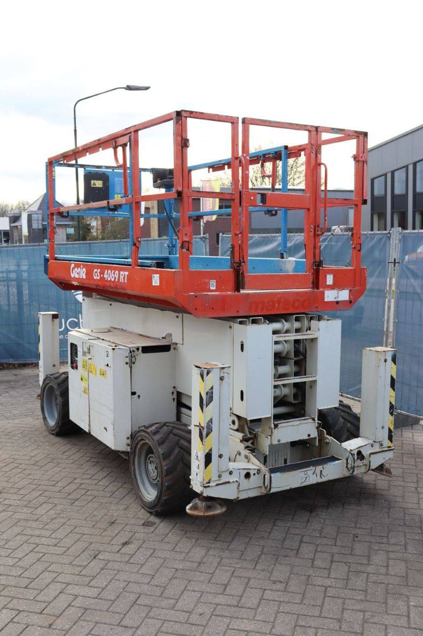 Scissor lift Genie GS-4069 RT Diesel 14m 2012
