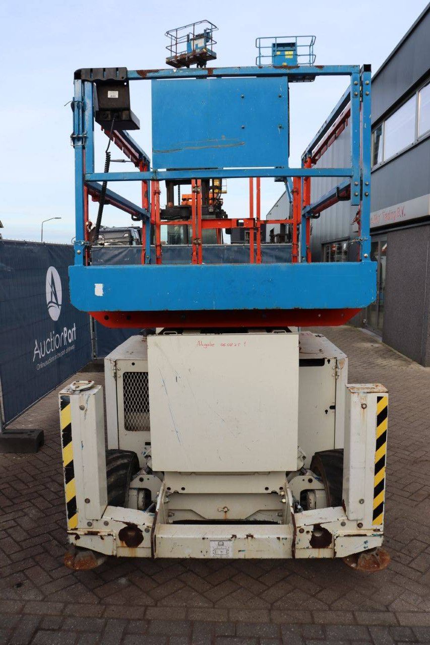 Scissor lift Genie GS-4069 RT Diesel 14m 2012