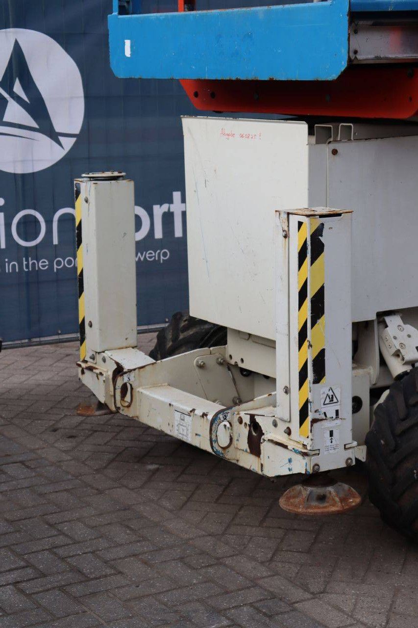 Scissor lift Genie GS-4069 RT Diesel 14m 2012