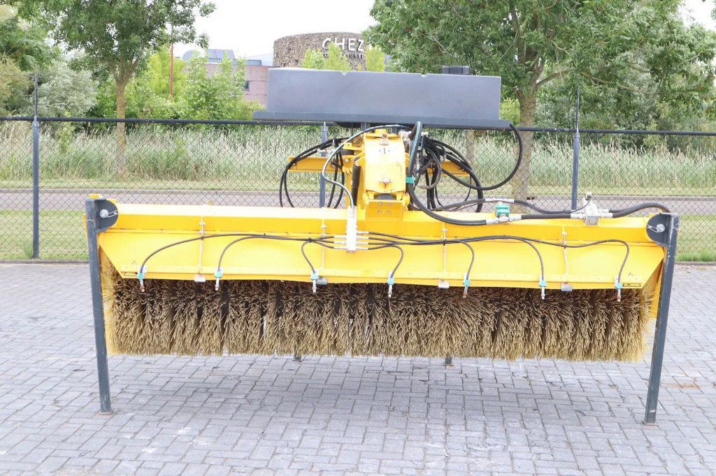 Stark RSW 3000 S | SWEEPER | BRUSH | KEHRMASCHINE | WATER SPRAY