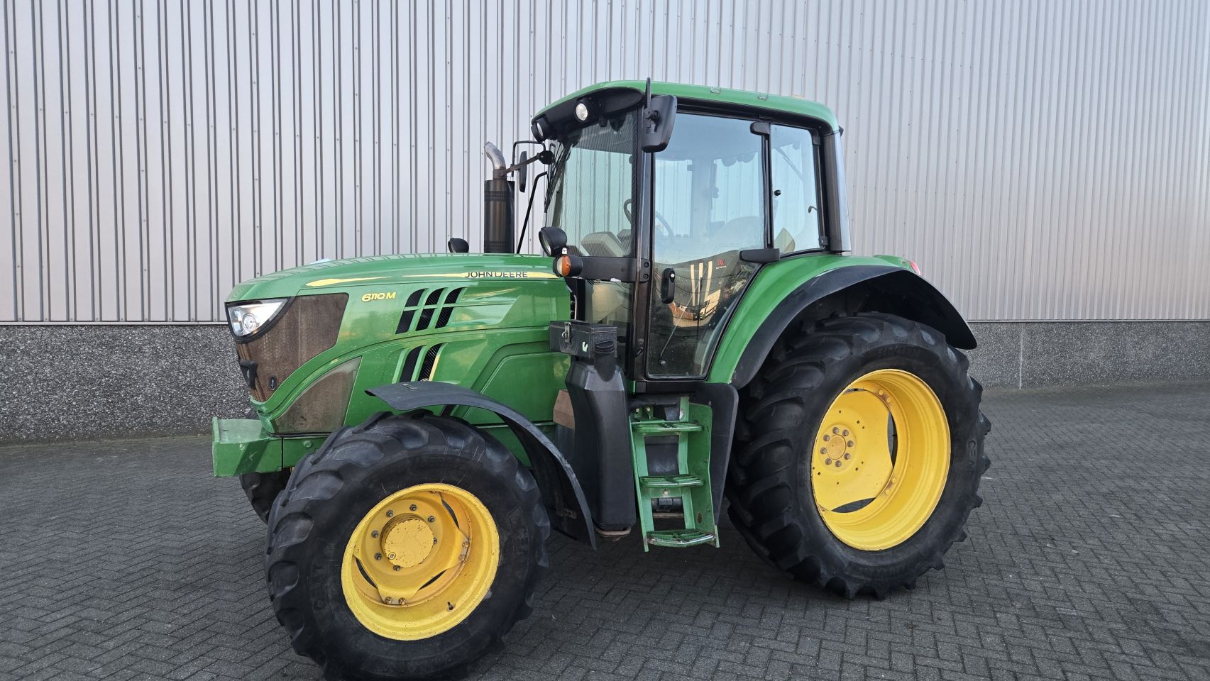 2017 John Deere 6110M Aircon 40 kmh