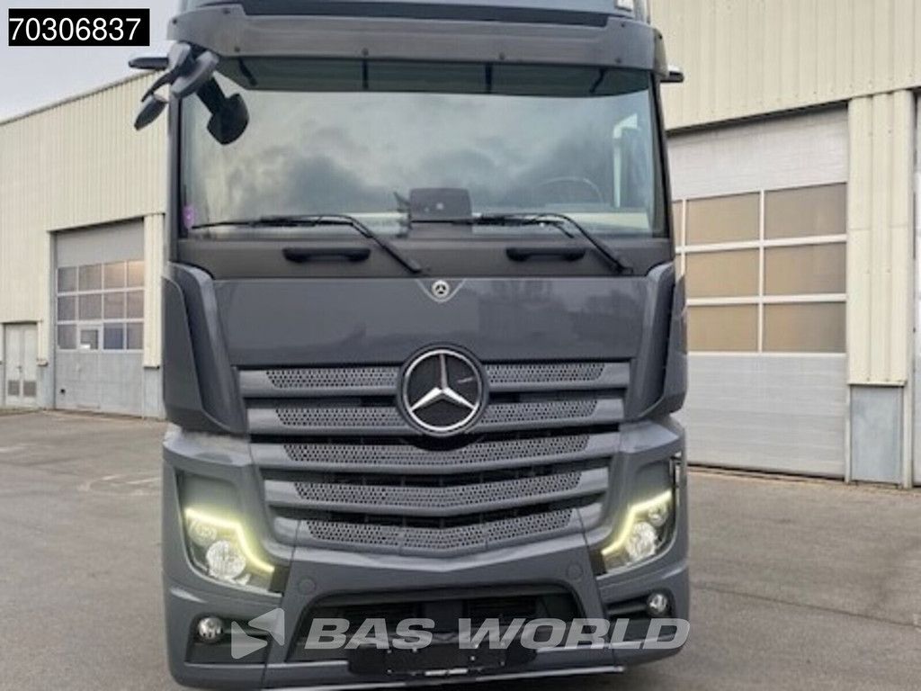 Mercedes Actros 1853 4X2 Gigaspace Mirrorcam Retarder 2x tanks Euro 6