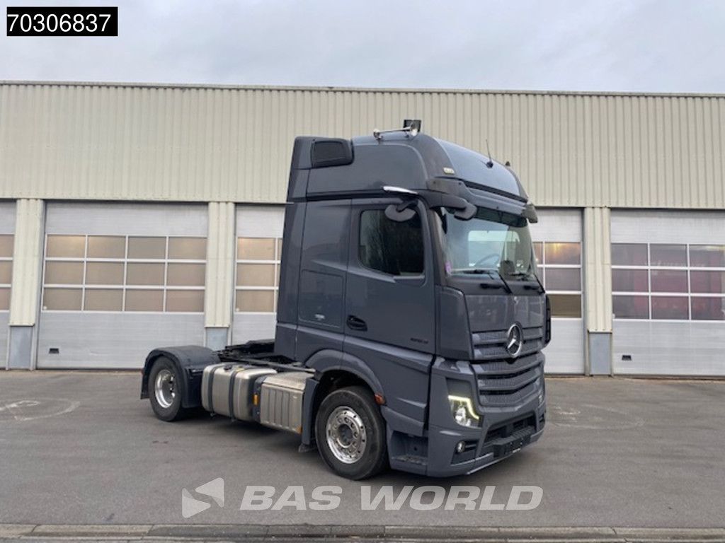 Mercedes Actros 1853 4X2 Gigaspace Mirrorcam Retarder 2x tanks Euro 6